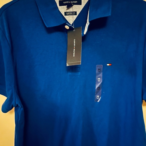 NWT Tommy Hilfiger short sleeve blue polo shirt. Size Medium. 100% Cotton. New - Picture 2 of 5